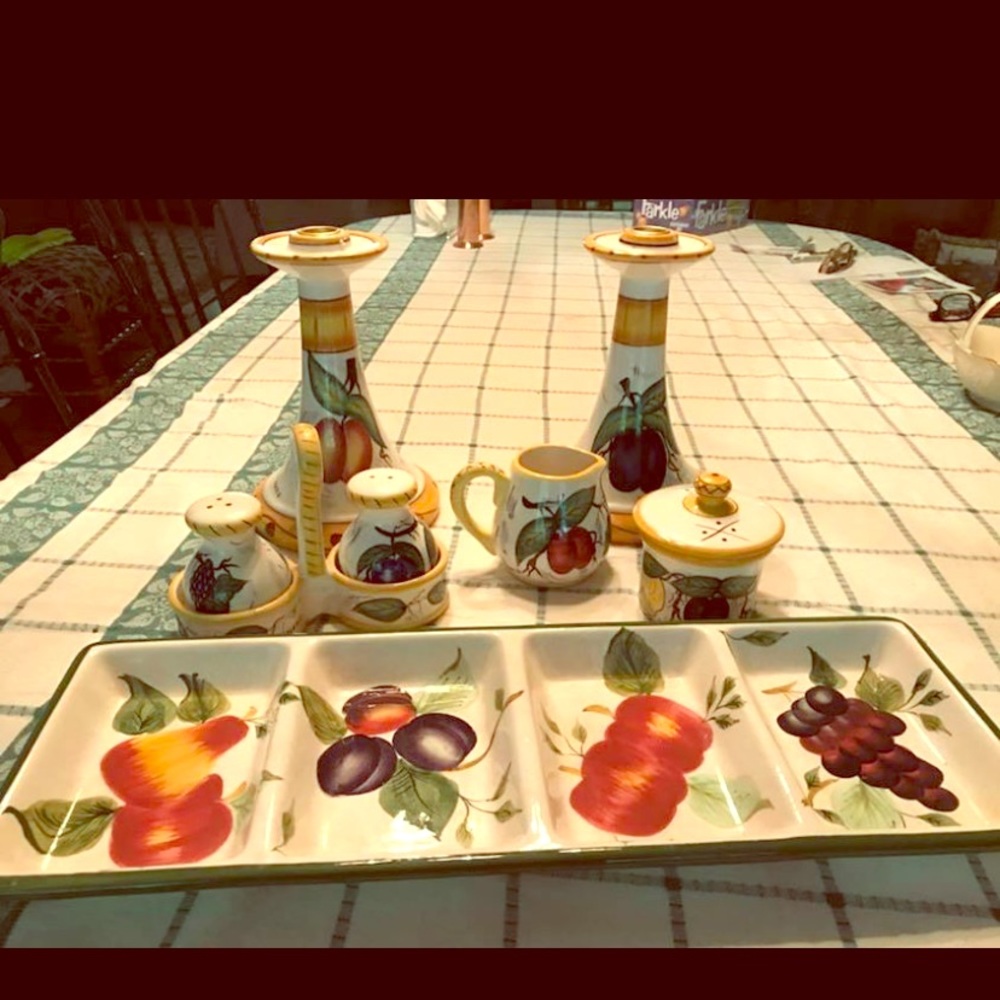 Ganz Valerio table accessories
